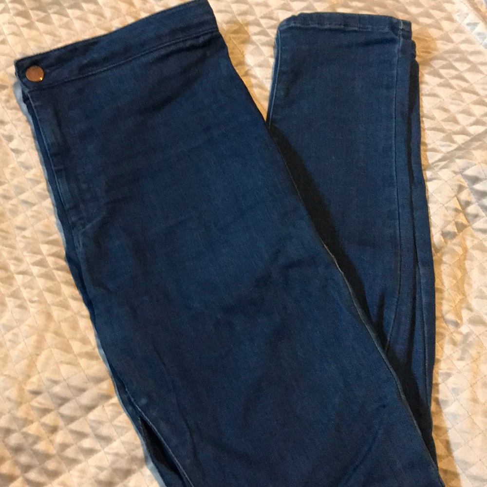 High waisted jeans